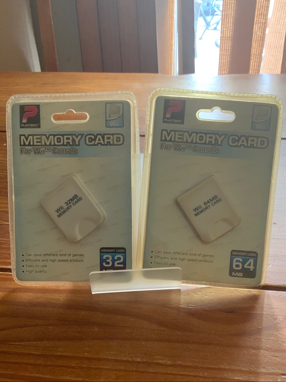 White Wii Memory Cards - 32MB & 64MB Pack